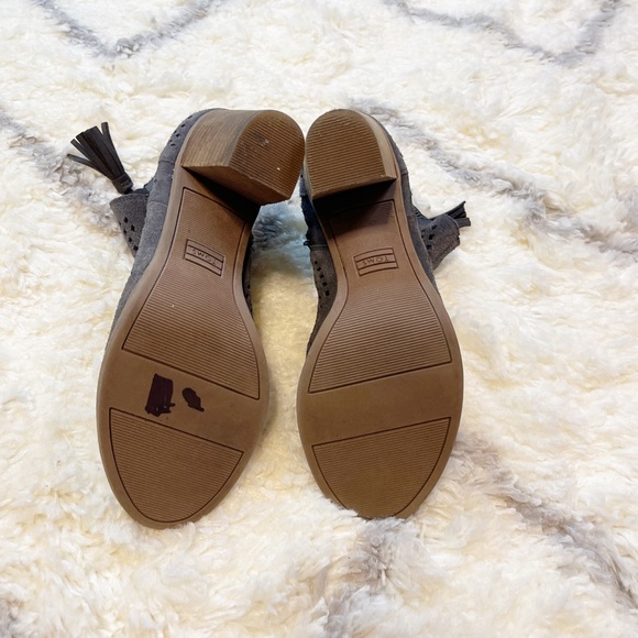 Toms Booties Ankle Boots Gray Suede Eyelet Shoes Open toe size 7.5 - Picture 3 of 6